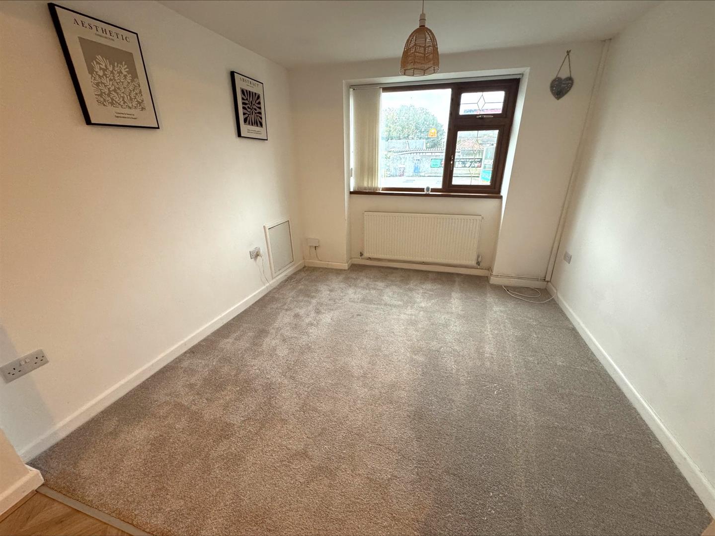 Panteg, Felinfoel, Llanelli, SA15 3TE